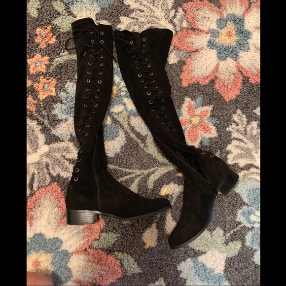 Knee High boots! - Picture 1 of 1